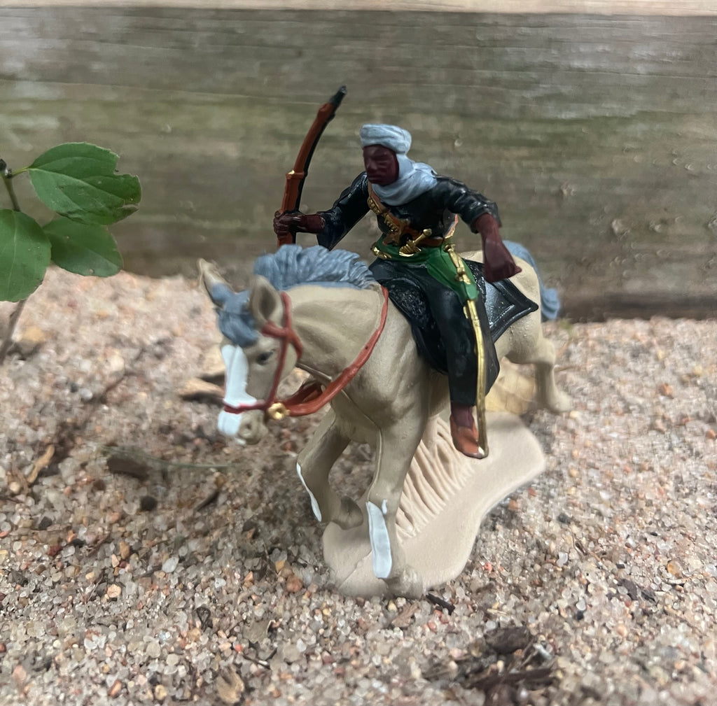 DSG Toy Soldiers Mounted Arabs, black tunics (6 mounted)