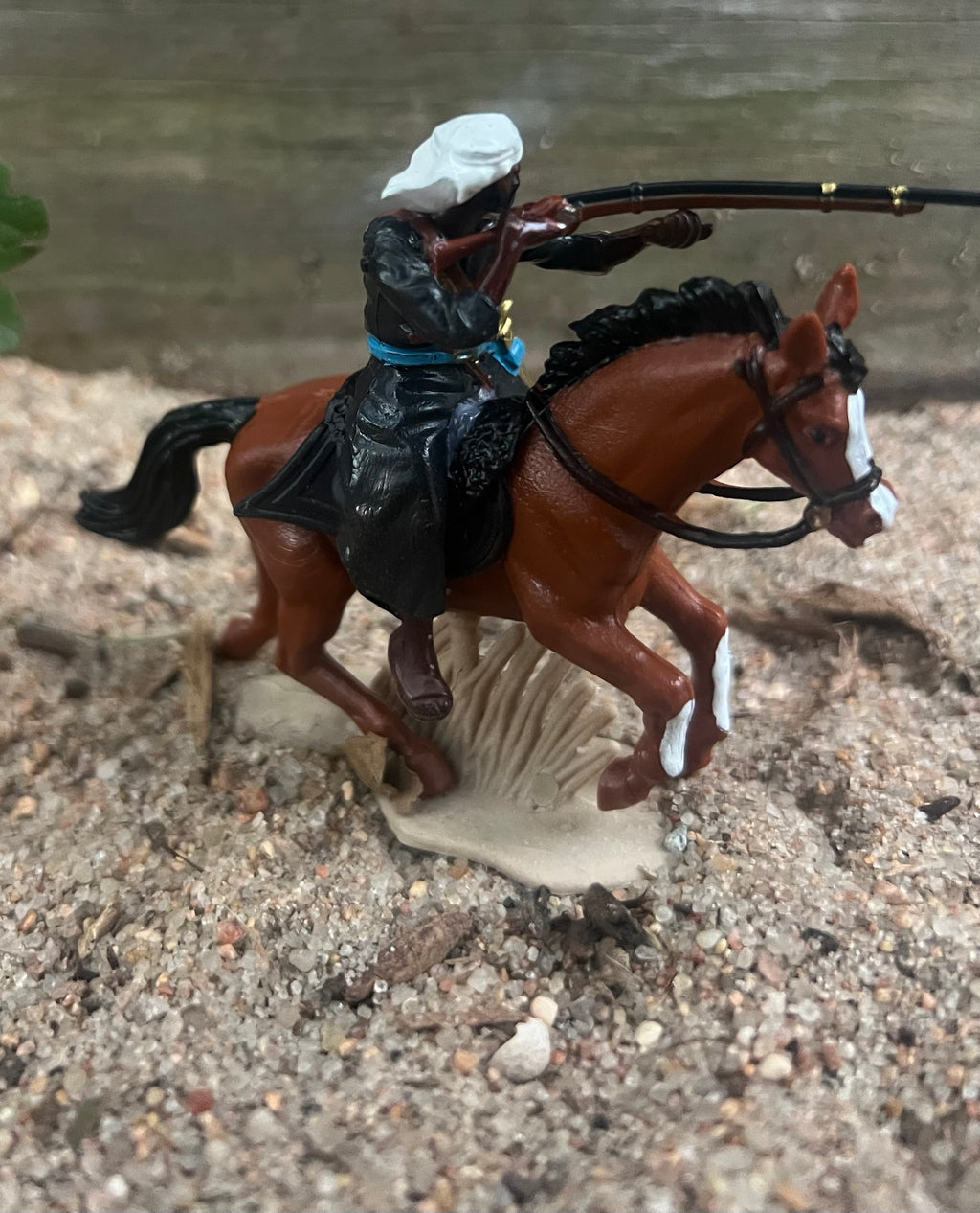 DSG Toy Soldiers Mounted Arabs, black tunics (6 mounted)