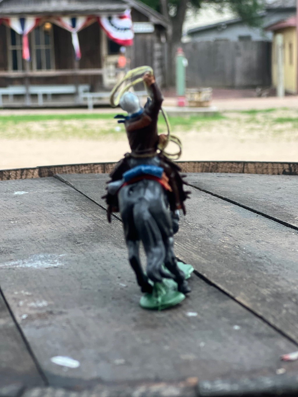 DSG Toy Soldiers Cowboys on Horseback (6 mounted)