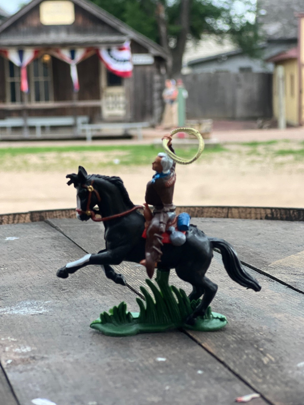 DSG Toy Soldiers Cowboys on Horseback (6 mounted)